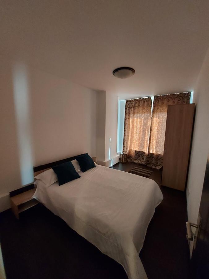 Jolie Suites Брэила Экстерьер фото