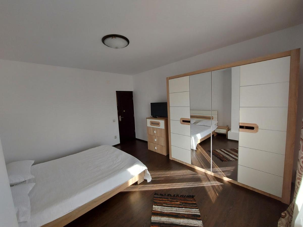 Jolie Suites Брэила Экстерьер фото
